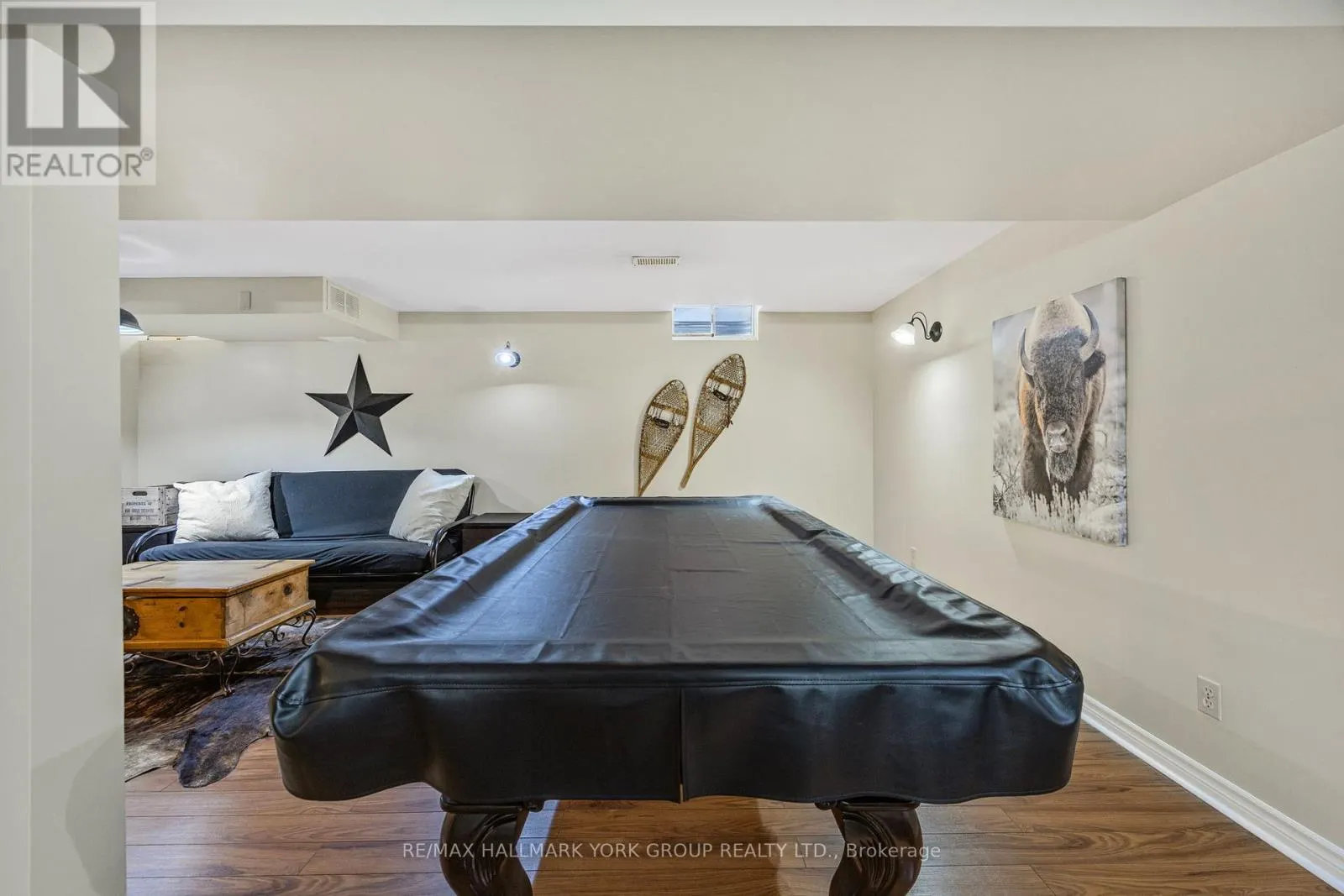 215 BEECHFIELD CRESCENT