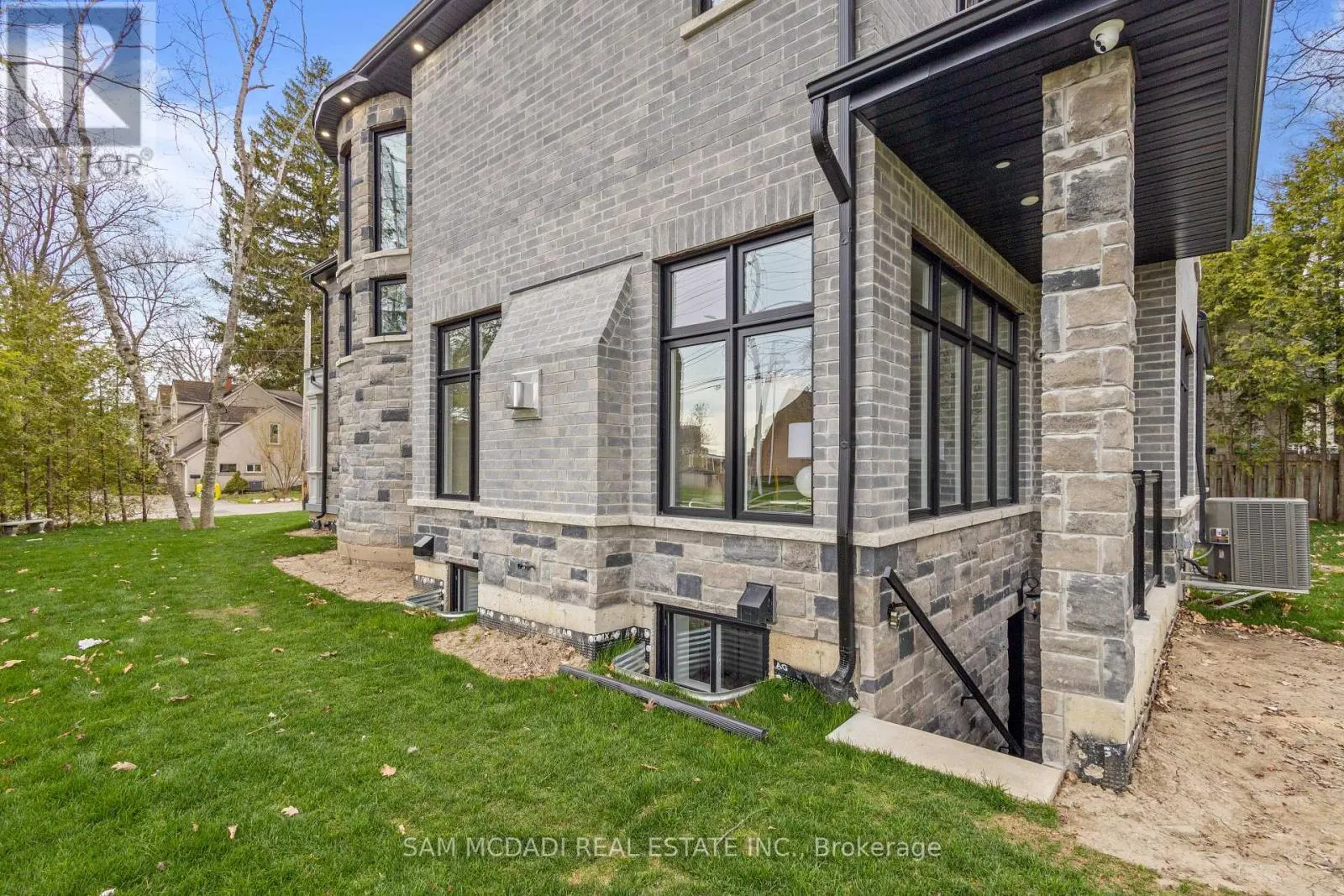 72 OAKES DRIVE