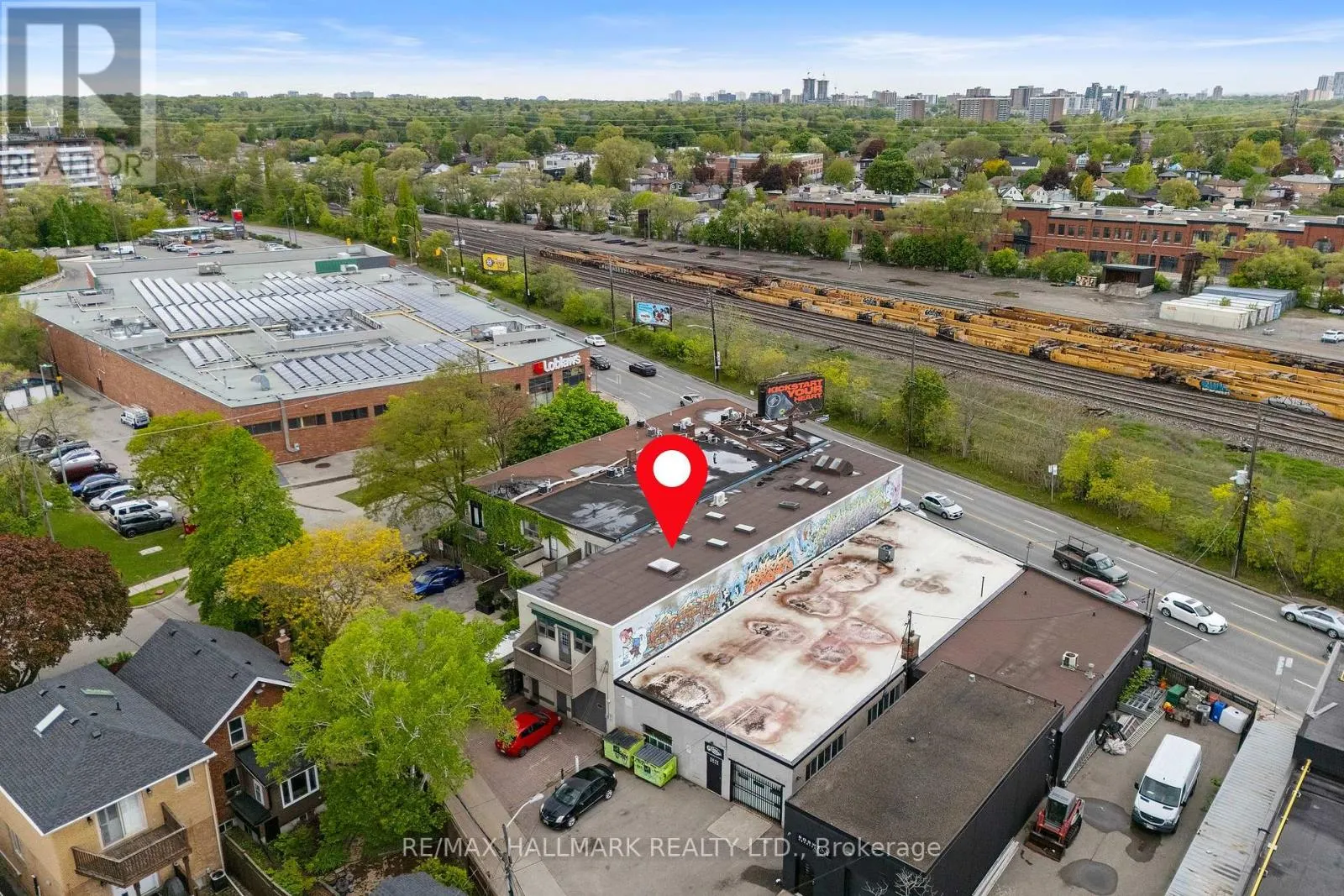 3631 DUNDAS STREET W