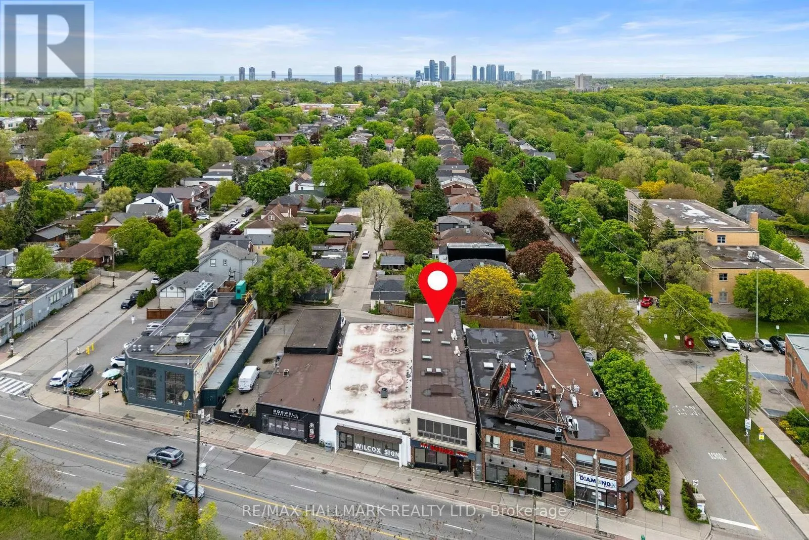 3631 DUNDAS STREET W