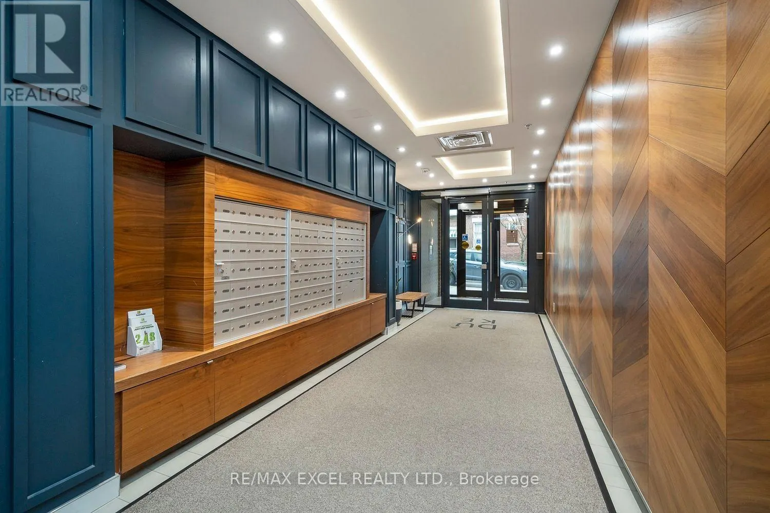 101 - 530 INDIAN GROVE
