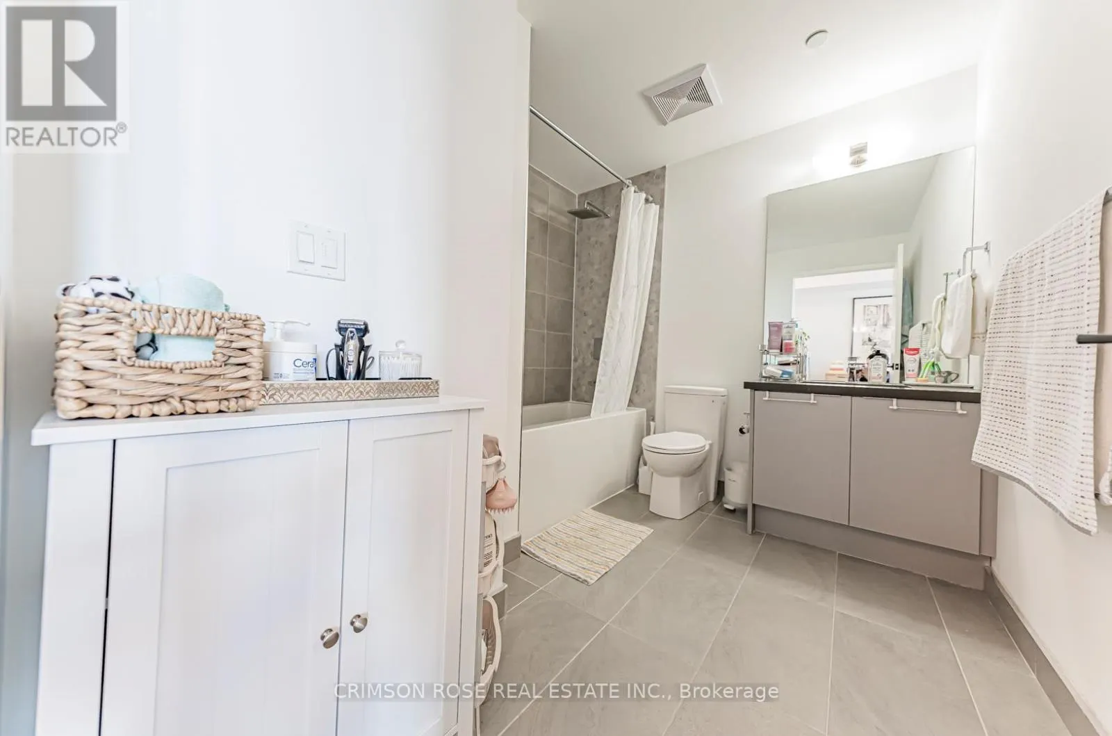 1025 - 2485 TAUNTON ROAD