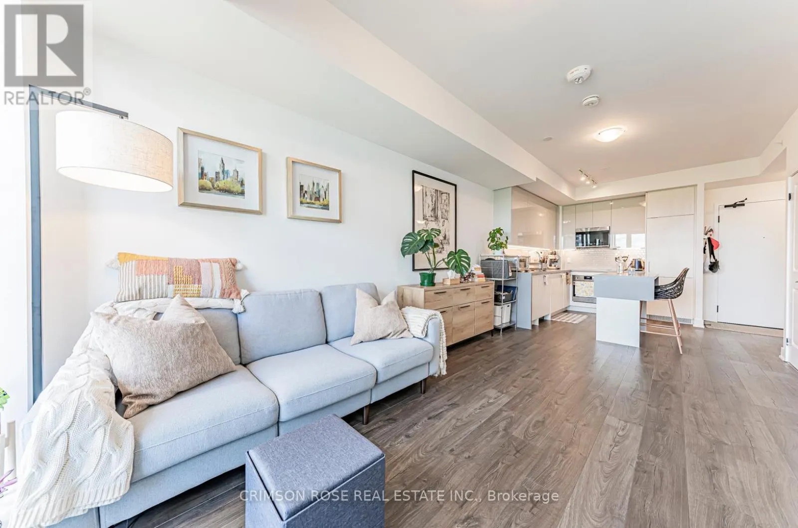 1025 - 2485 TAUNTON ROAD