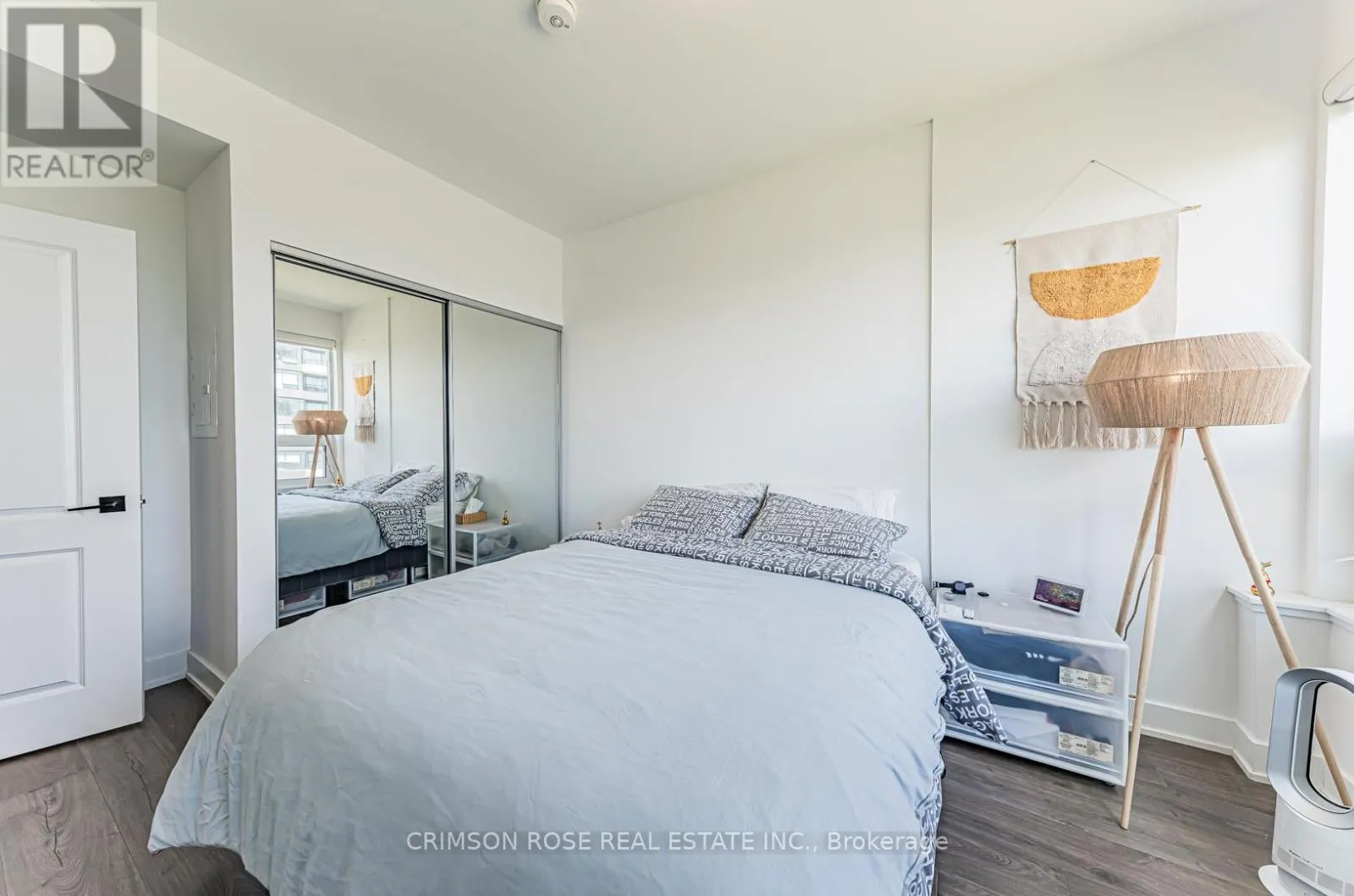 1025 - 2485 TAUNTON ROAD