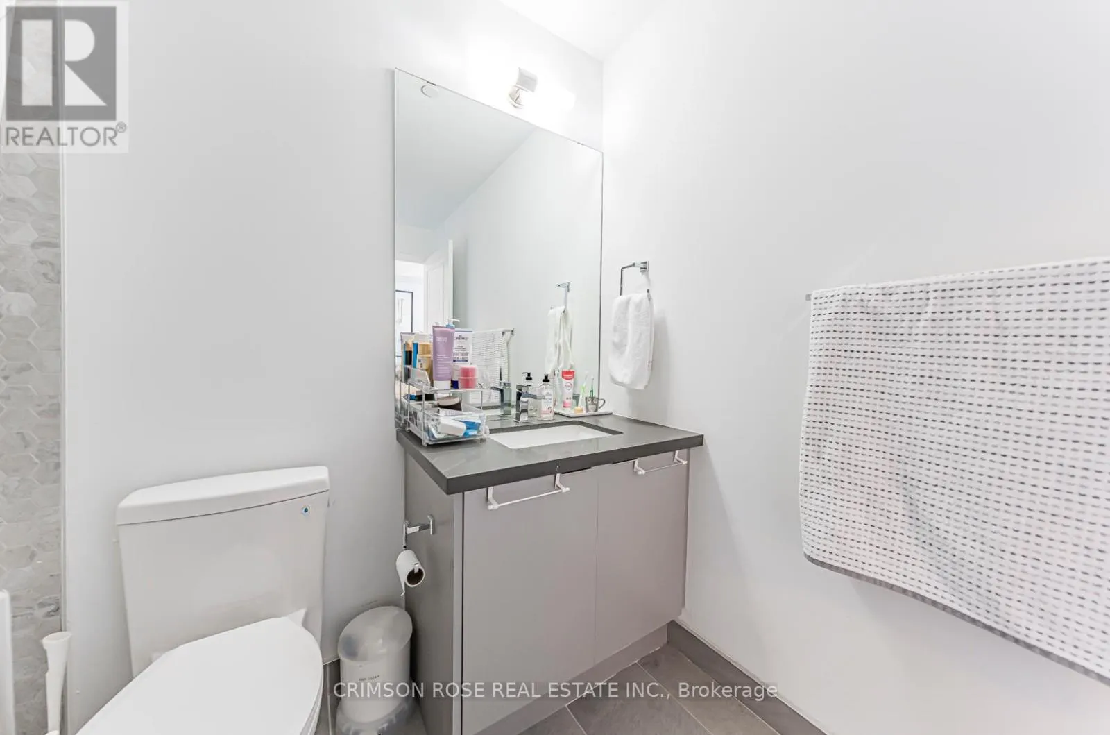 1025 - 2485 TAUNTON ROAD