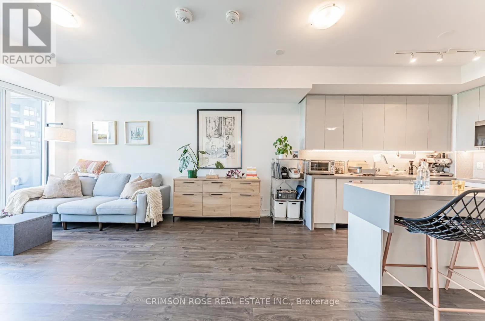 1025 - 2485 TAUNTON ROAD