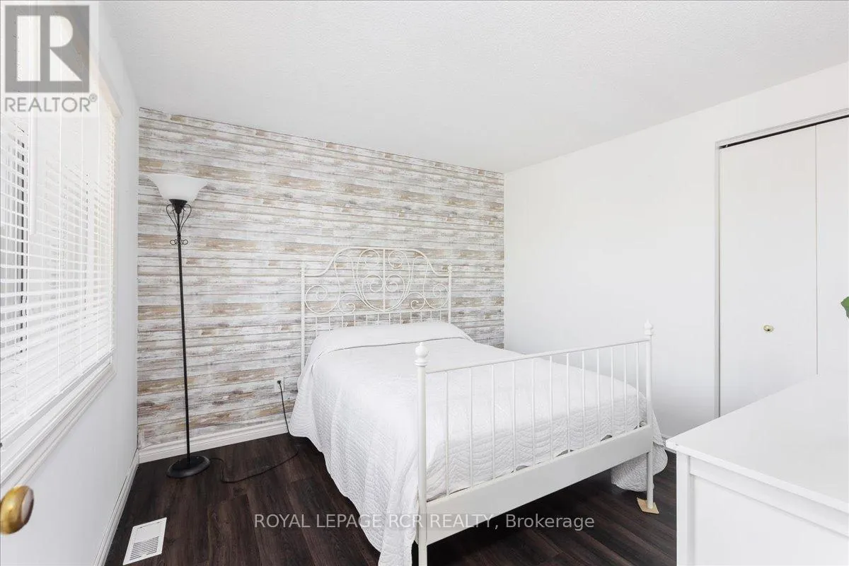 229 ELMWOOD CRESCENT