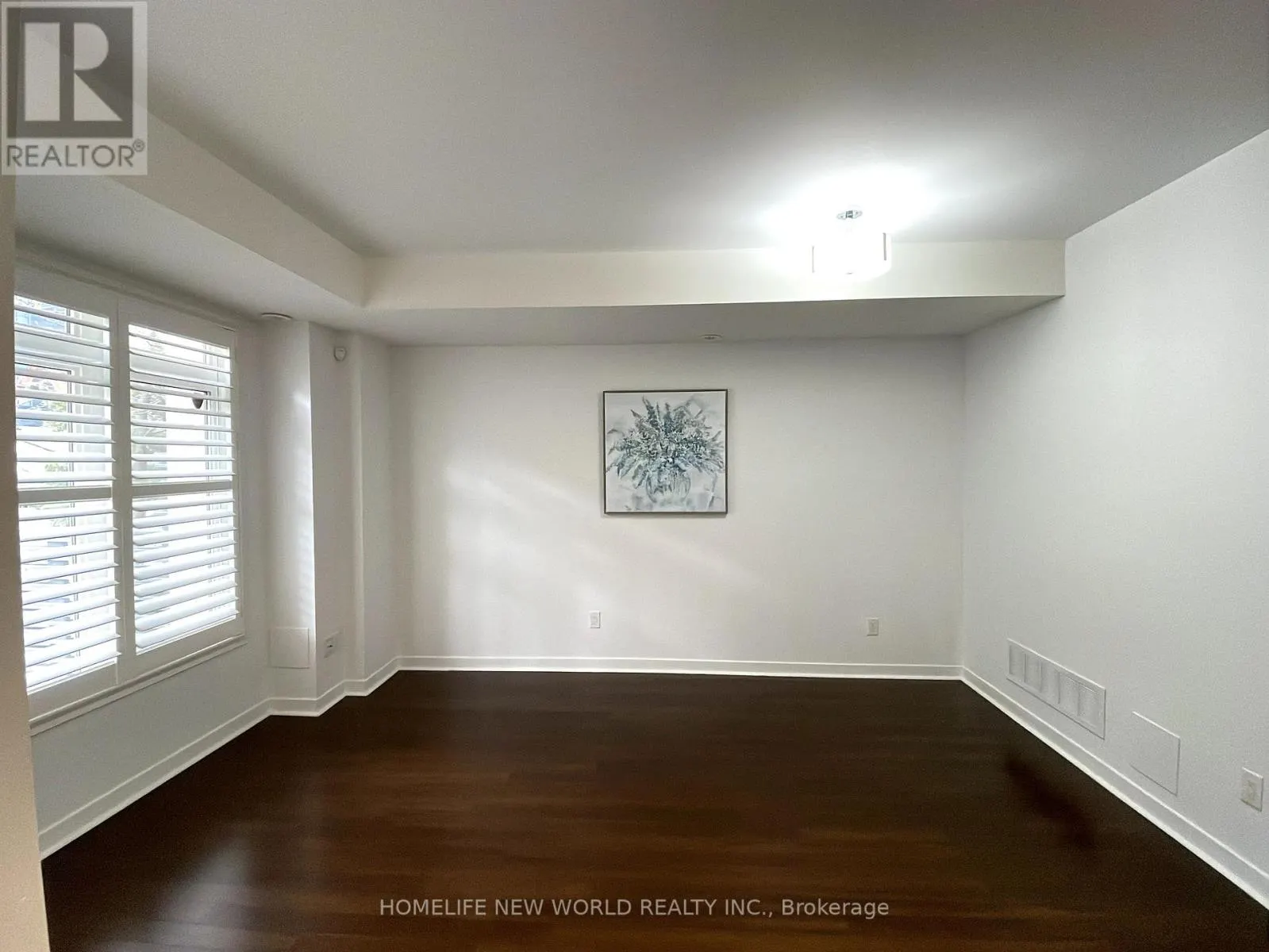 TH5 - 370 SQUARE ONE DRIVE