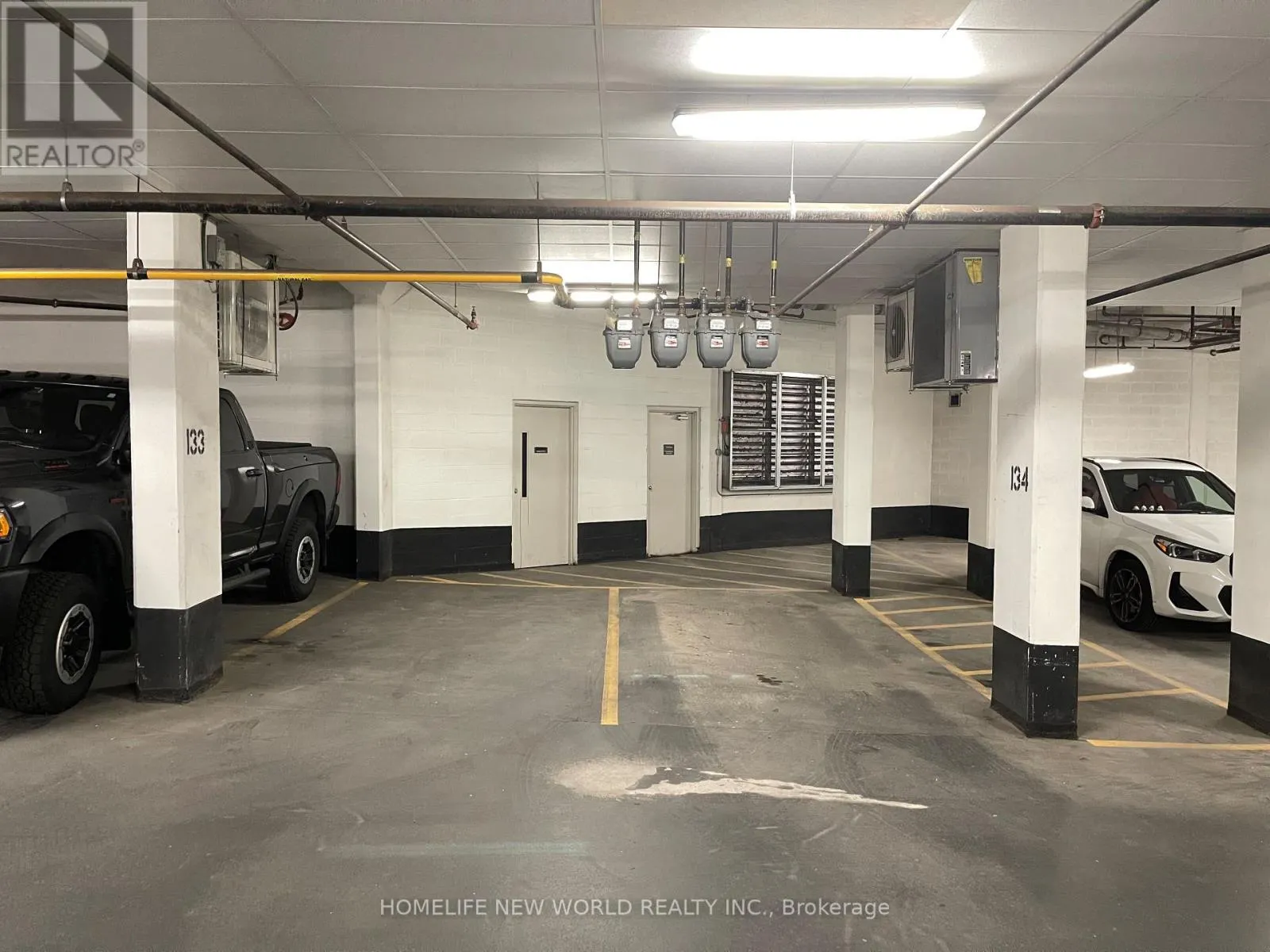 TH5 - 370 SQUARE ONE DRIVE