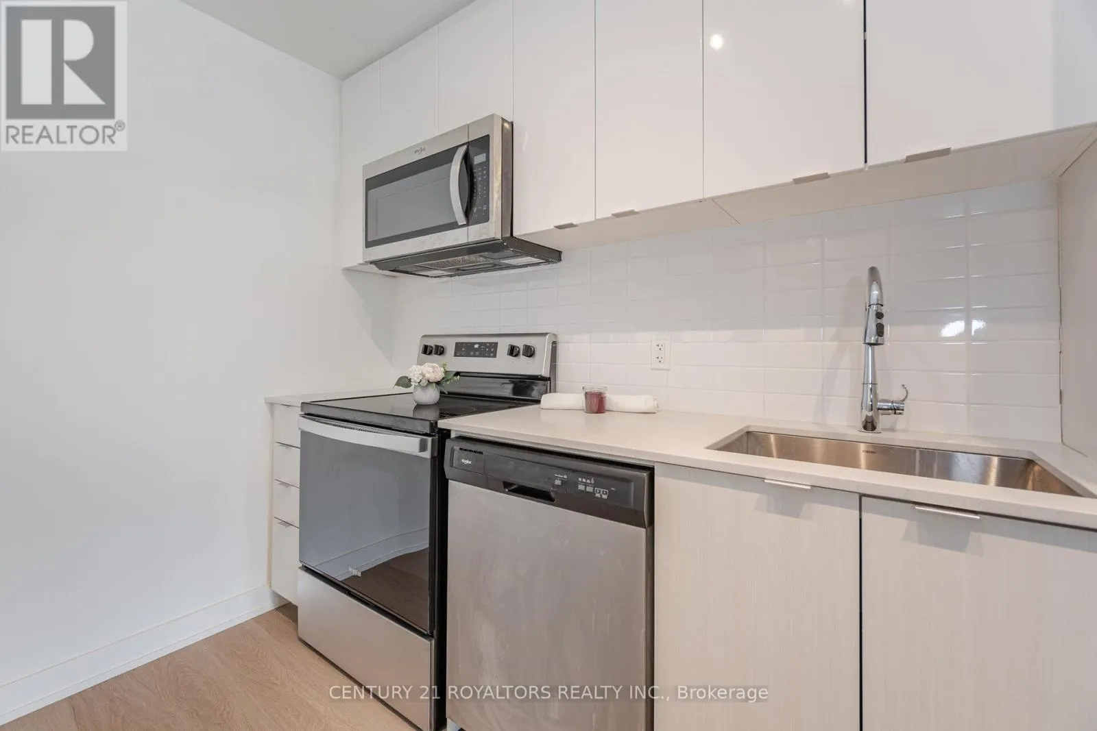 509 - 859 THE QUEENSWAY