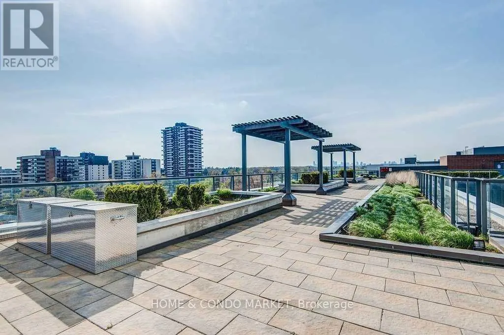 315 - 1 HURONTARIO STREET