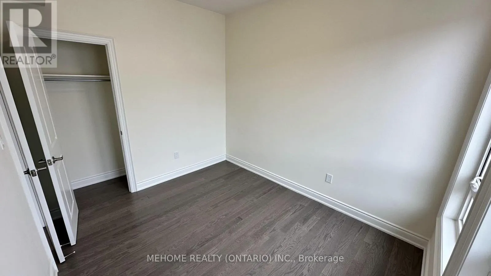 COACH HOUSE - 3346 MILLICENT AVENUE