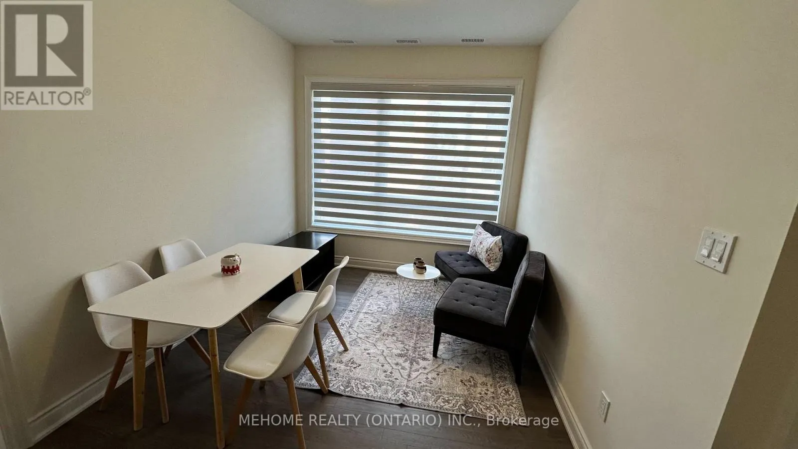 COACH HOUSE - 3346 MILLICENT AVENUE