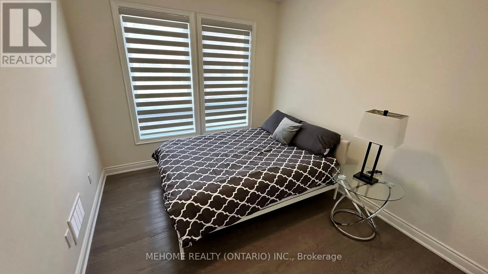 COACH HOUSE - 3346 MILLICENT AVENUE