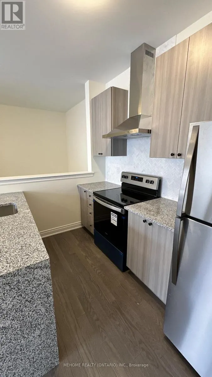 COACH HOUSE - 3346 MILLICENT AVENUE