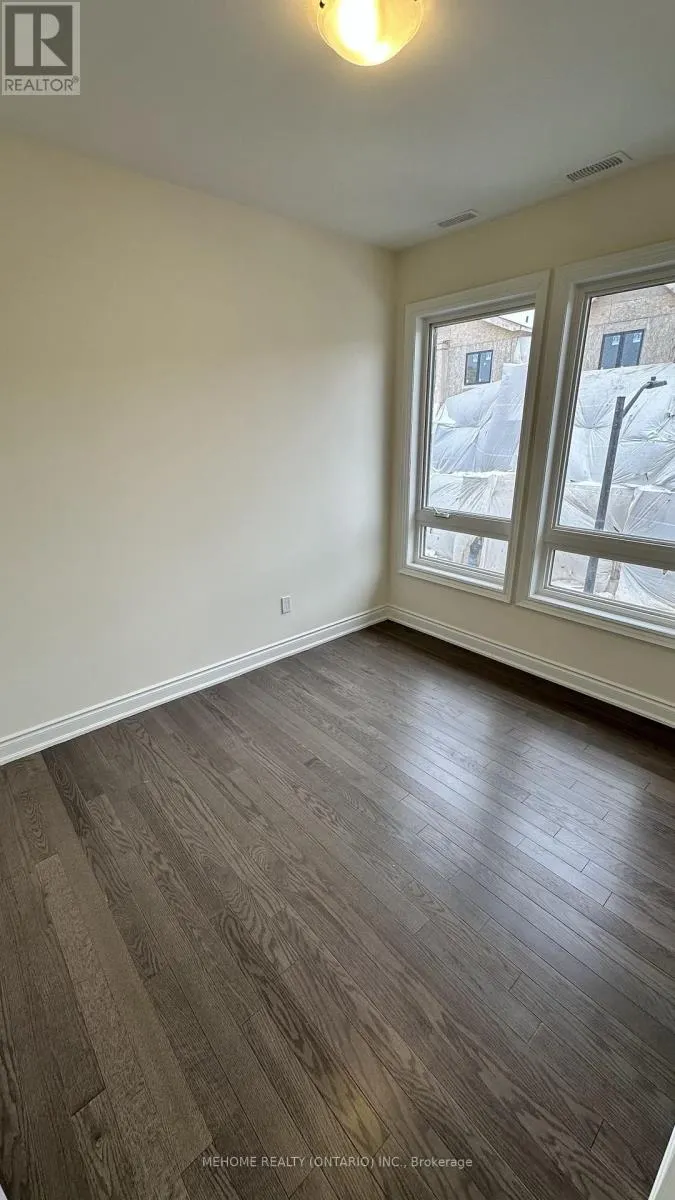 COACH HOUSE - 3346 MILLICENT AVENUE