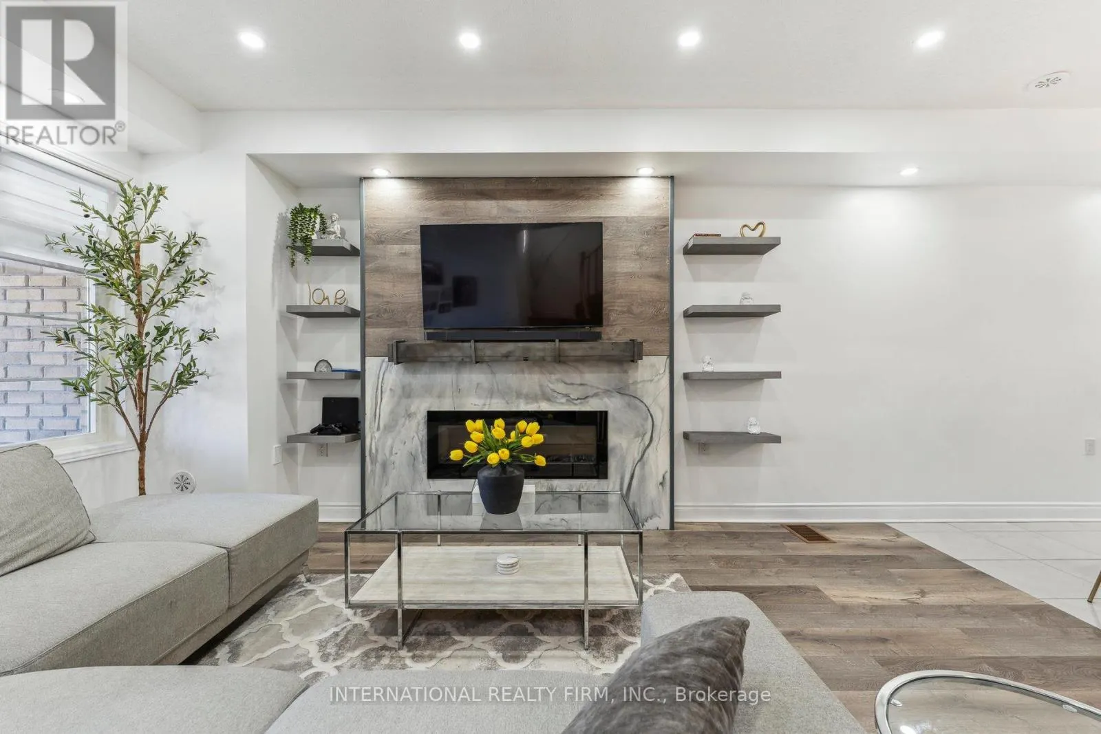 20 LOWES HILL CIRCLE