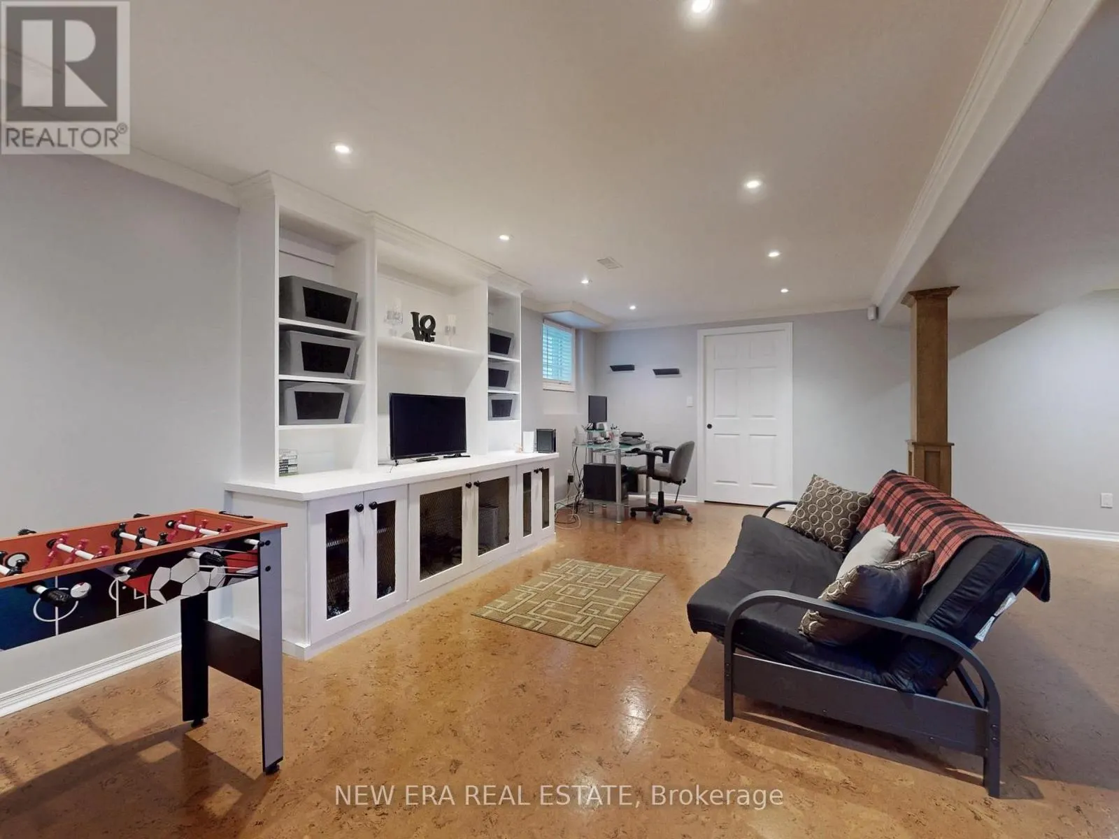 5380 FLORAL HILL CRESCENT