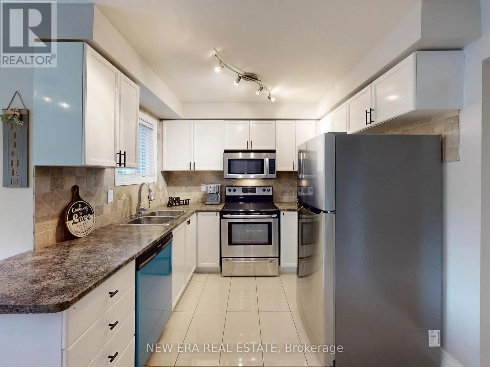 5380 FLORAL HILL CRESCENT