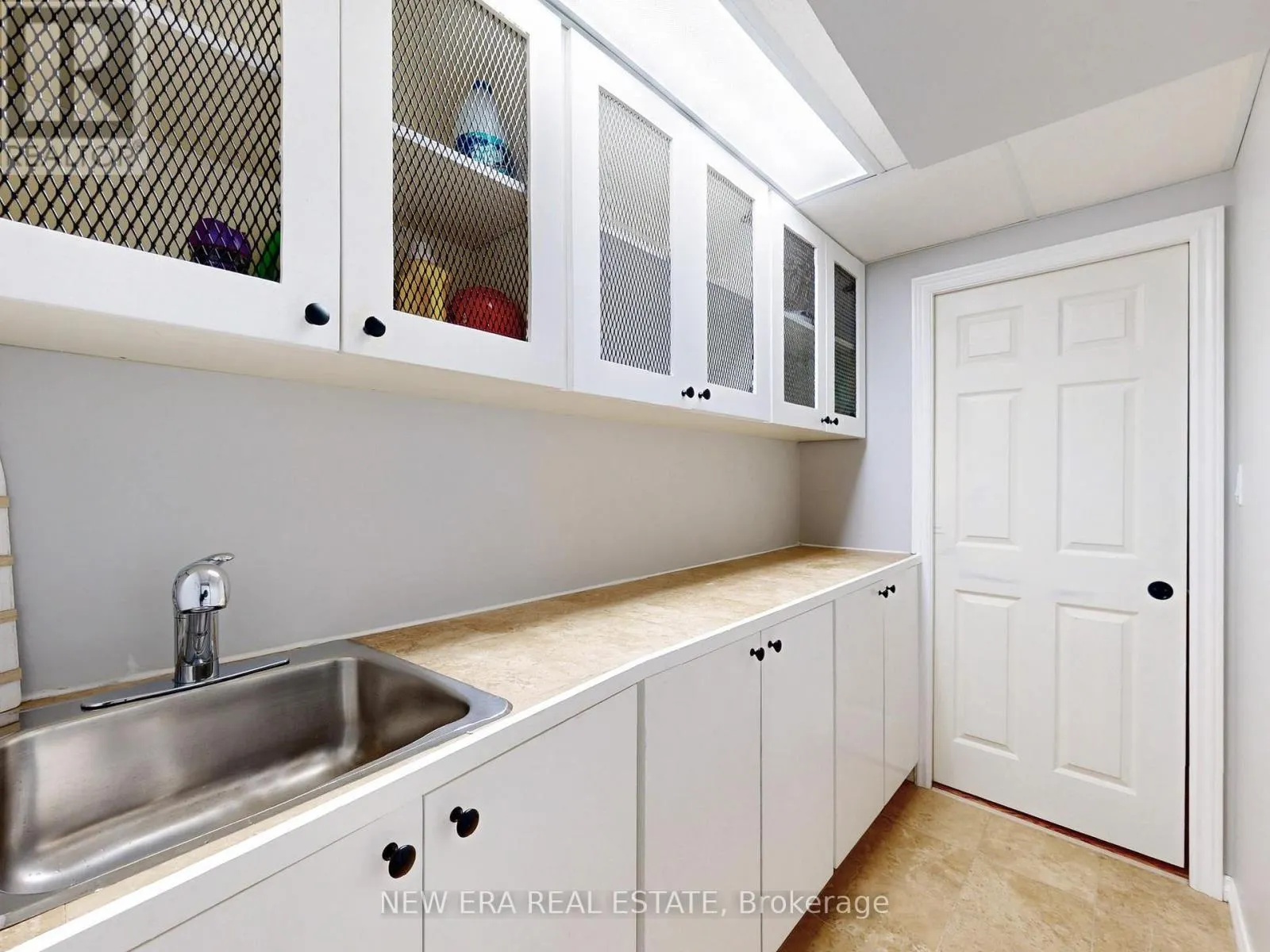 5380 FLORAL HILL CRESCENT