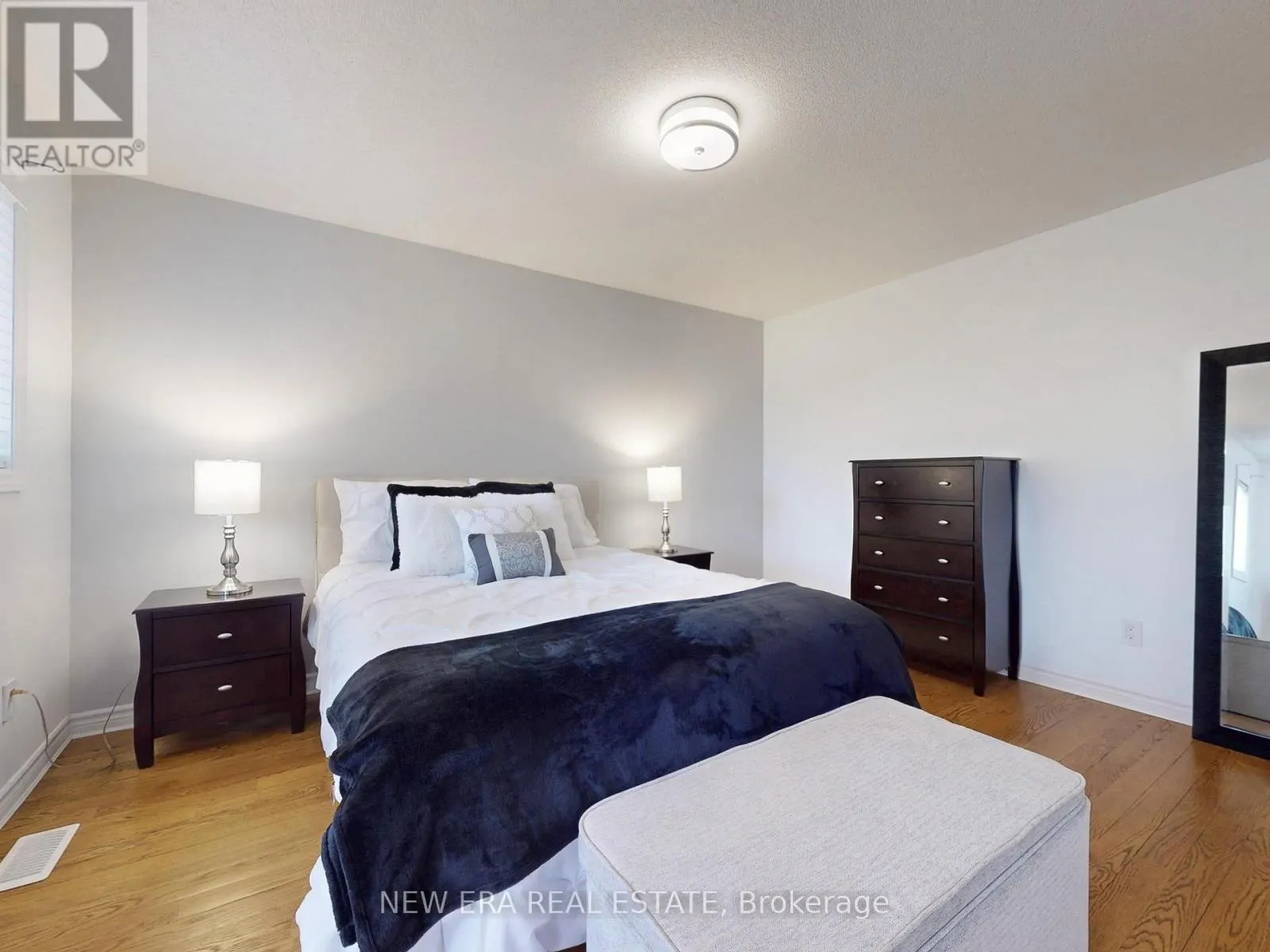 5380 FLORAL HILL CRESCENT