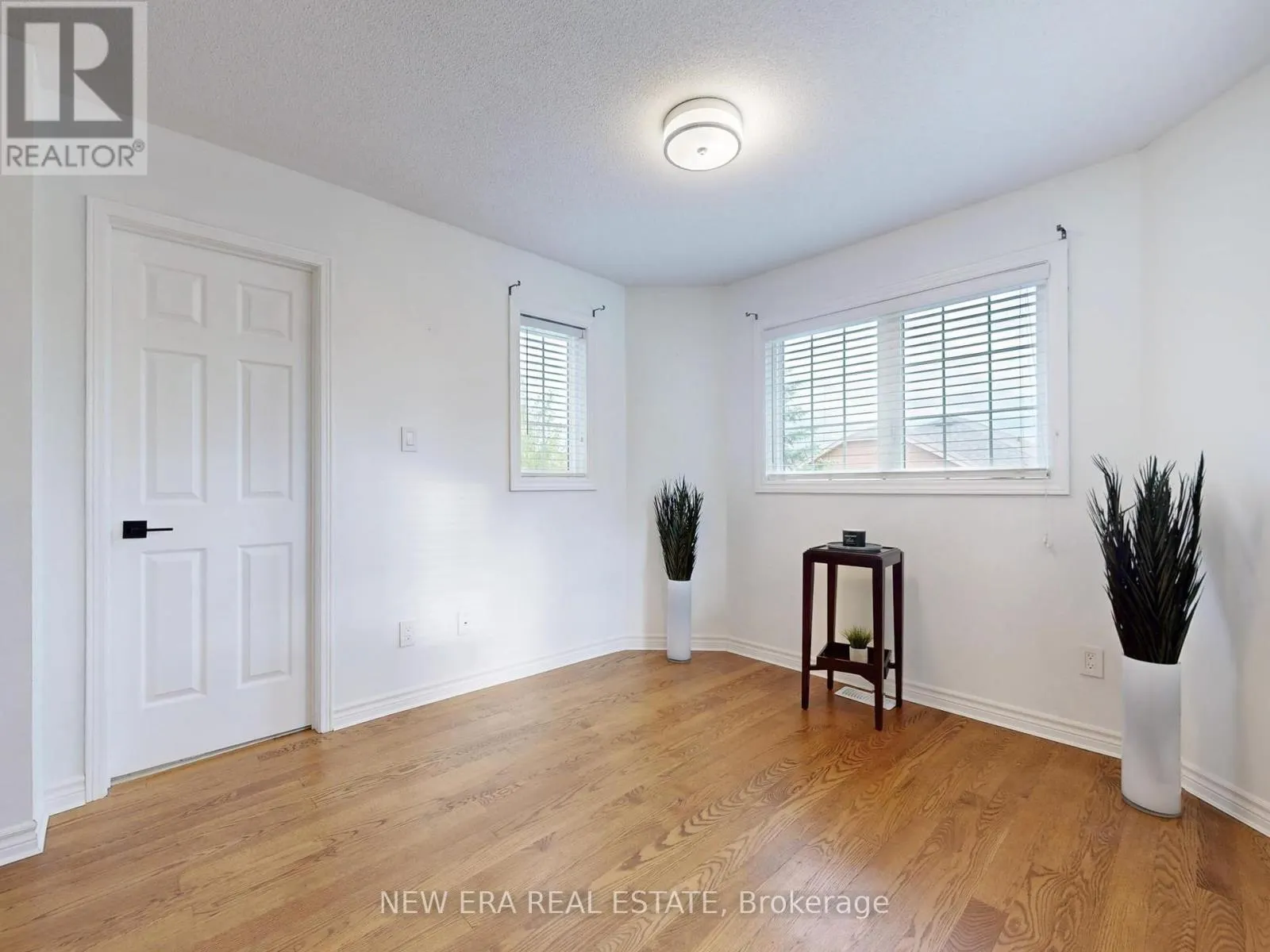 5380 FLORAL HILL CRESCENT