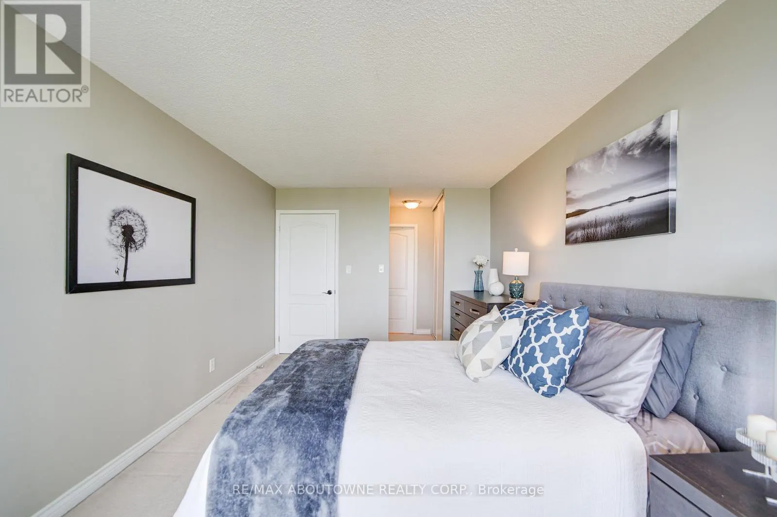 1008 - 1276 MAPLE CROSSING BOULEVARD