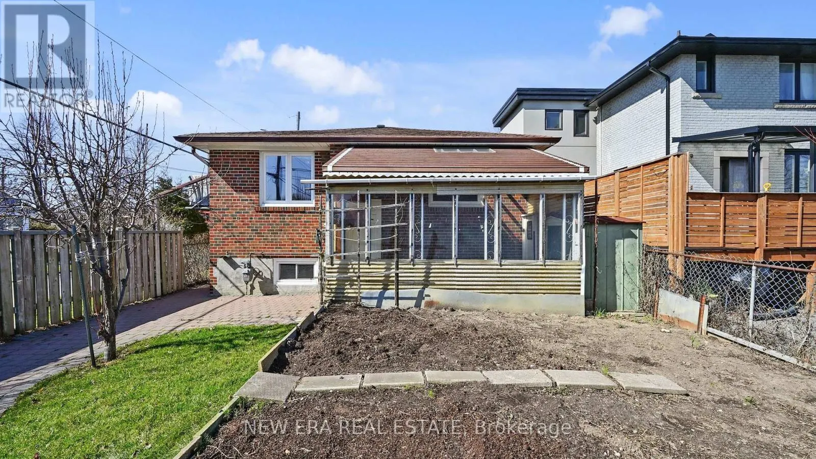 35 BECKETT AVENUE