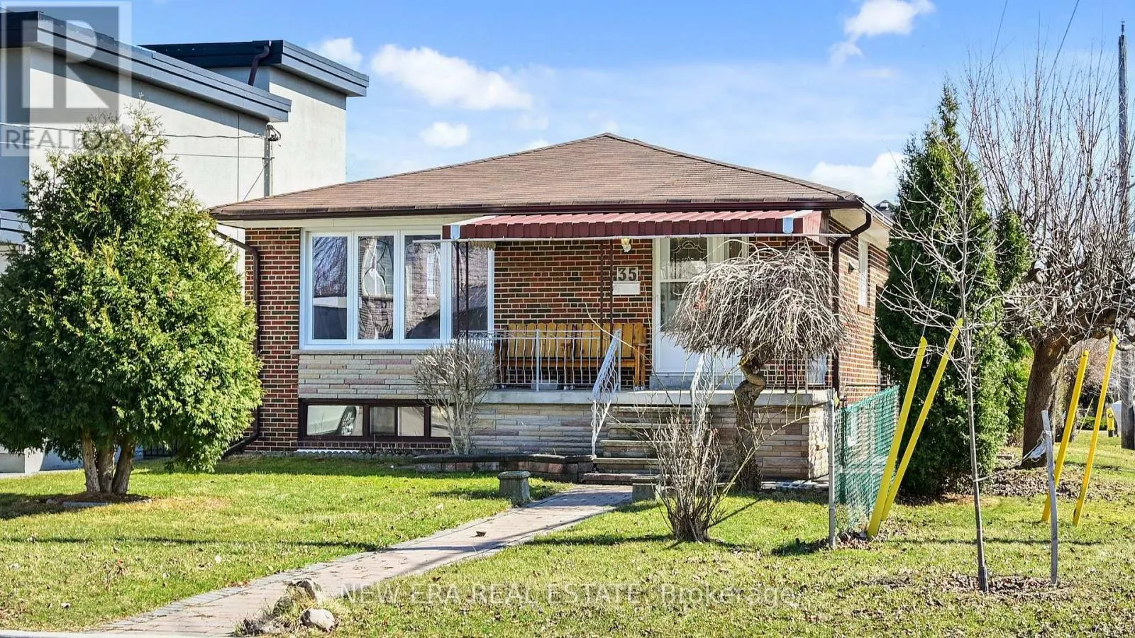 35 BECKETT AVENUE