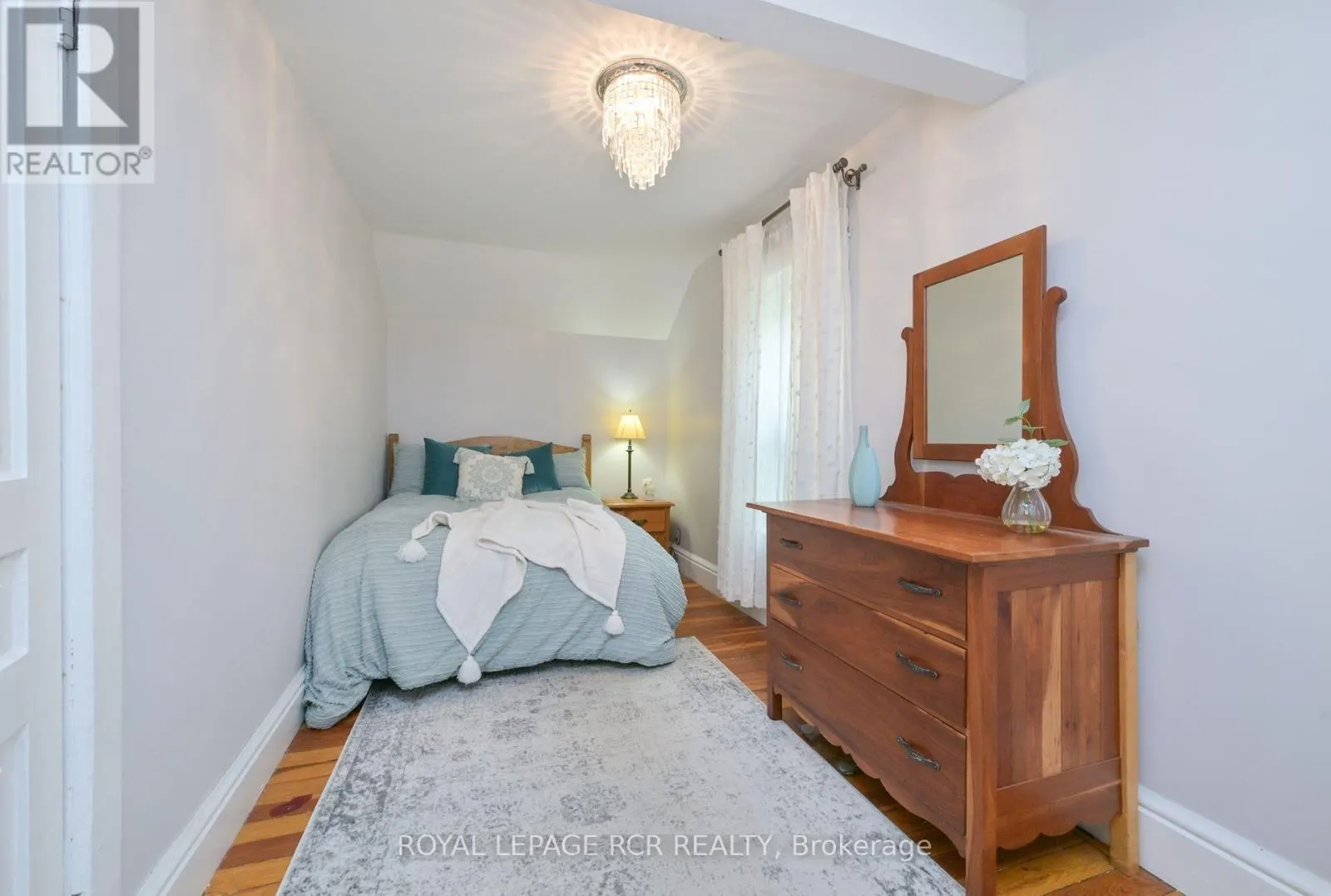 12 THIRD AVENUE
