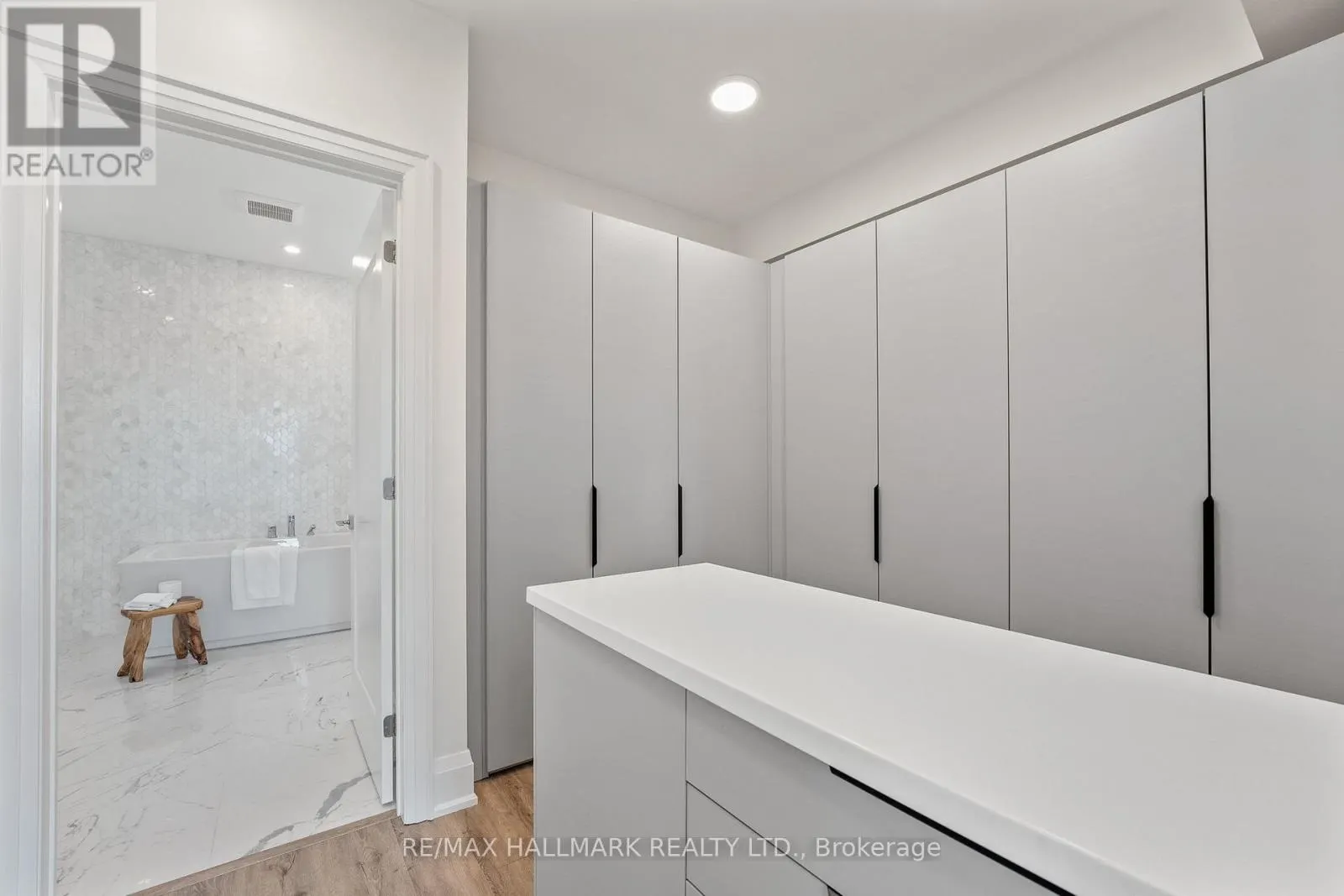 129 HIGH STREET W