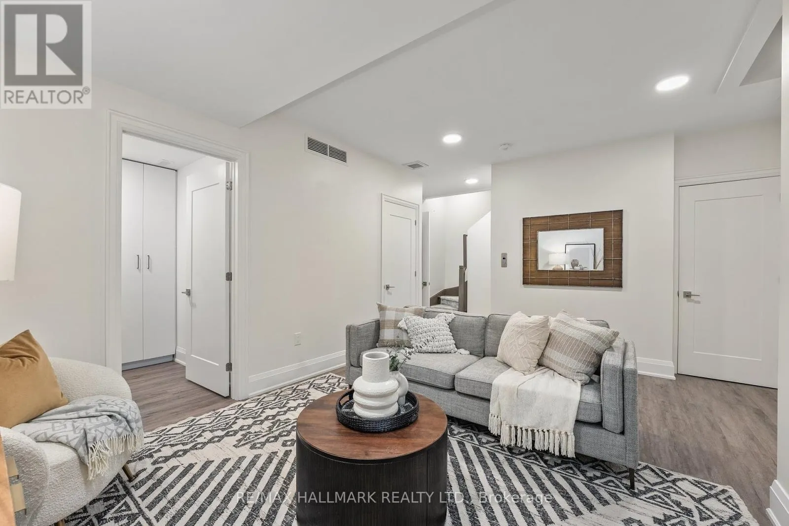 129 HIGH STREET W