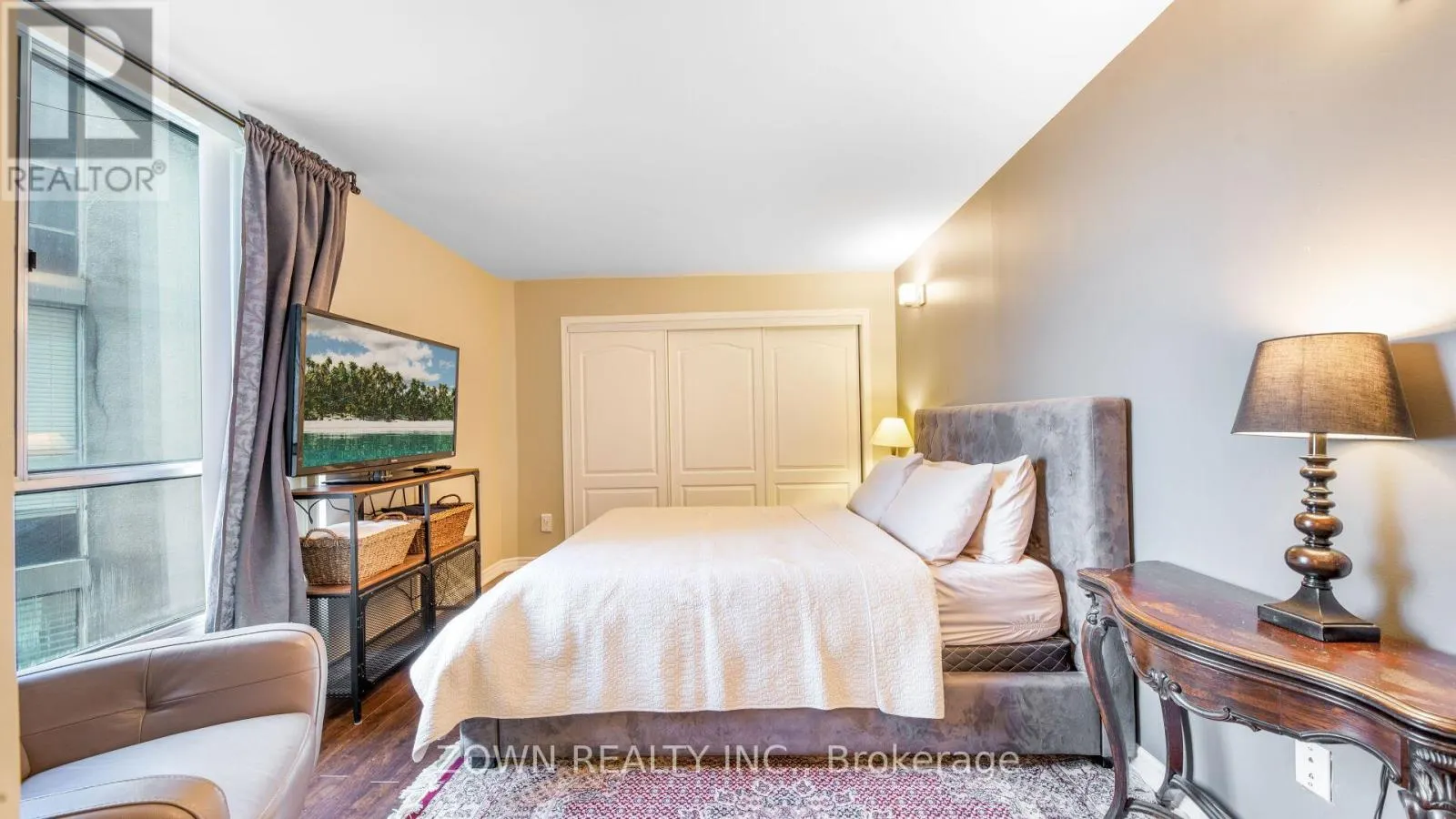 2210 - 10 MARTHA EATON WAY