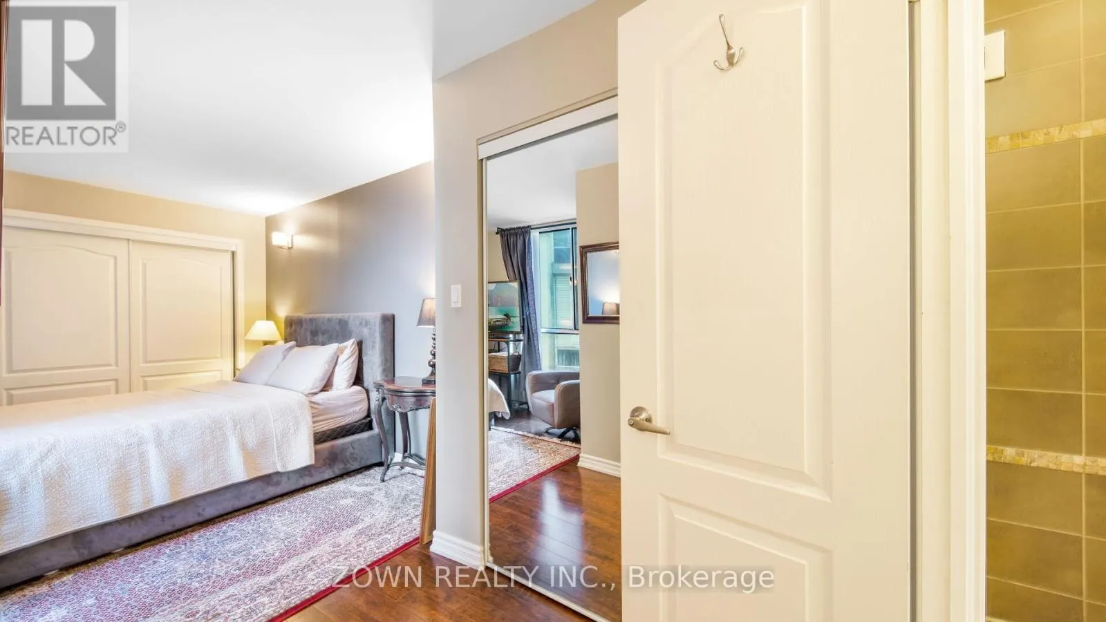 2210 - 10 MARTHA EATON WAY