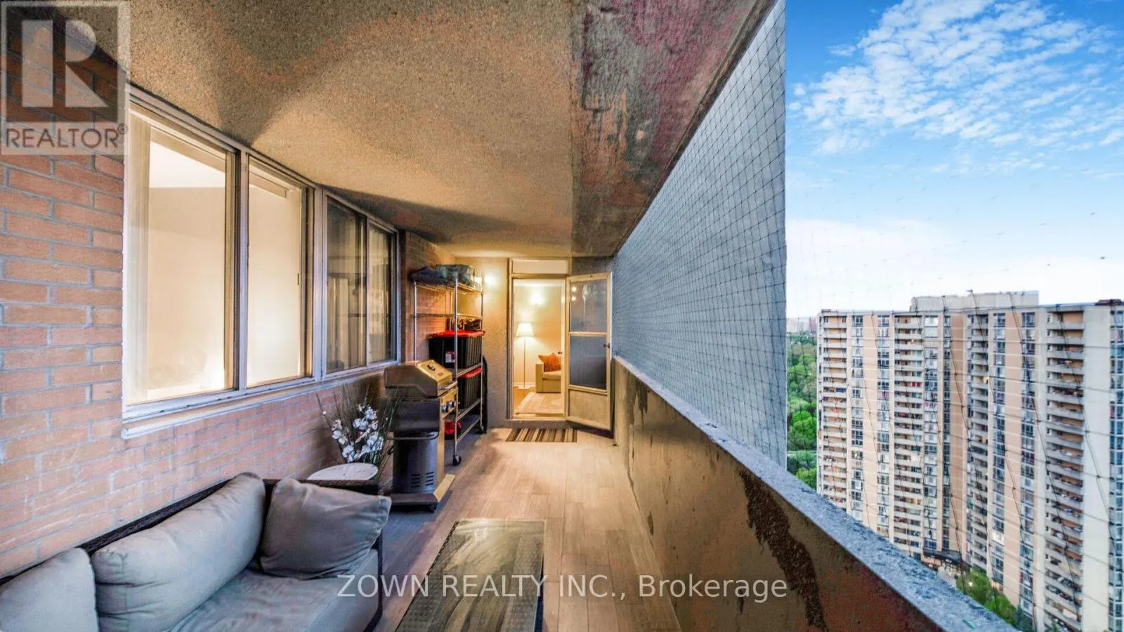 2210 - 10 MARTHA EATON WAY