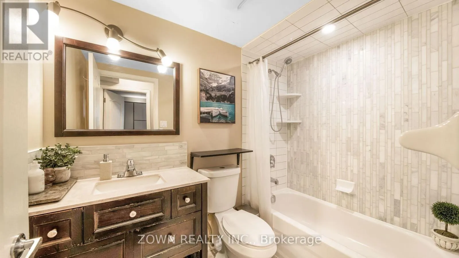 2210 - 10 MARTHA EATON WAY