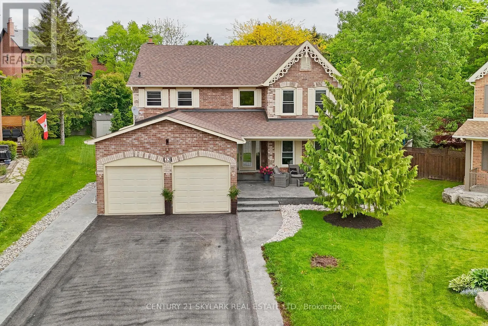 33 HATHAWAY COURT