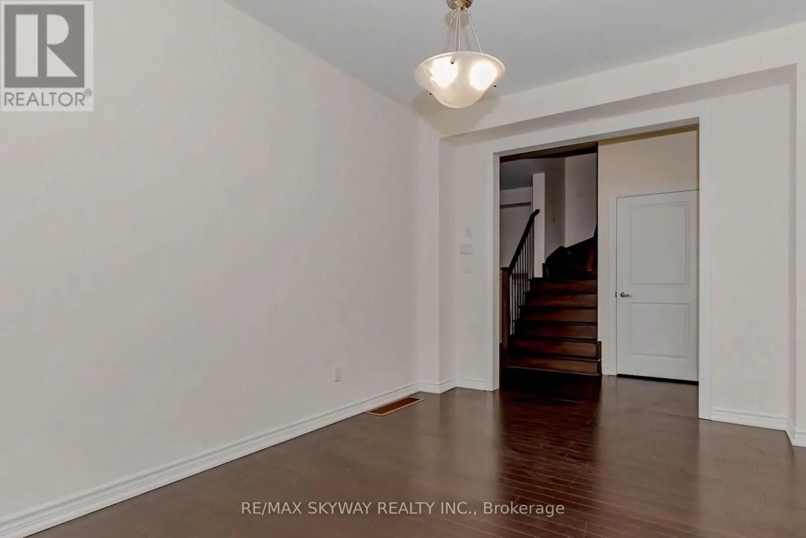 29 THORNVALLEY TERRACE W