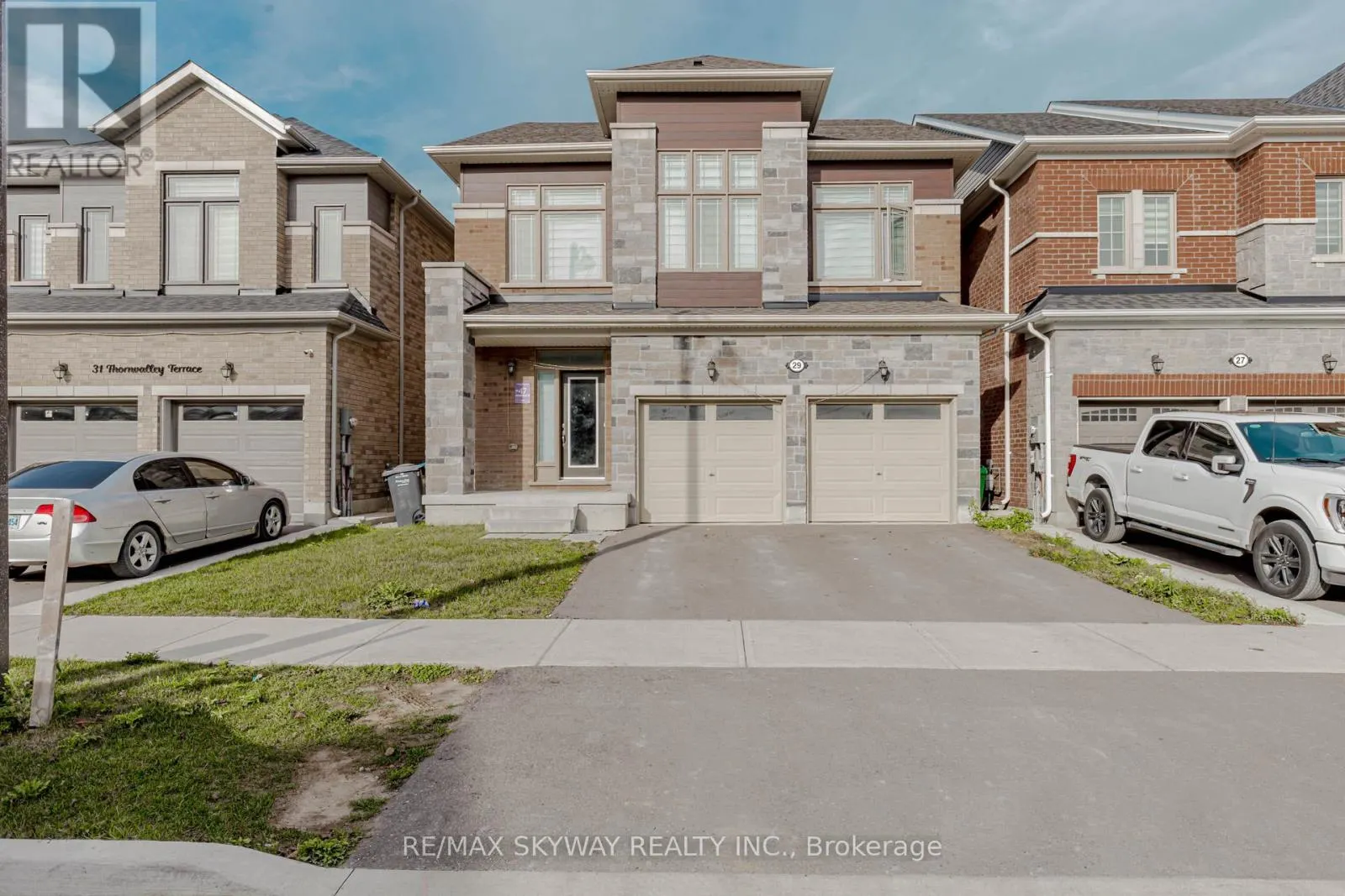 29 THORNVALLEY TERRACE W