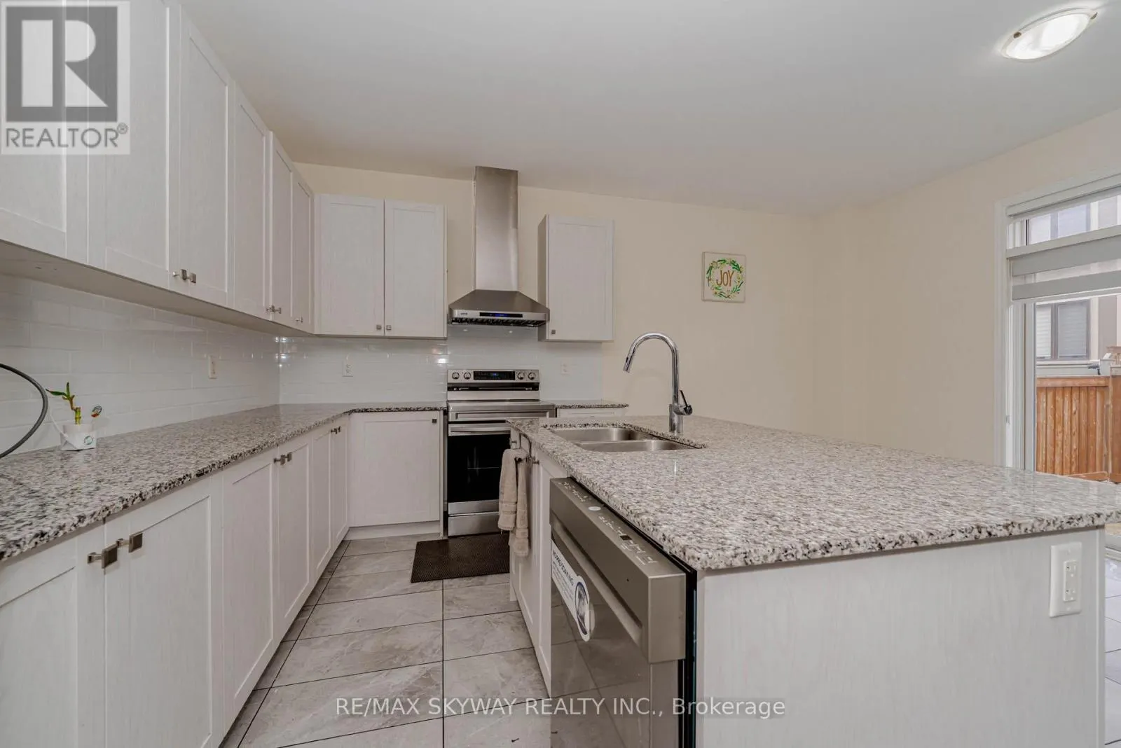 29 THORNVALLEY TERRACE W