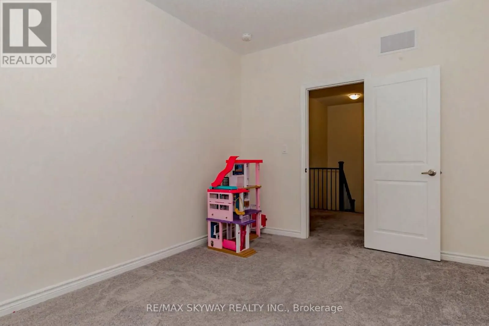29 THORNVALLEY TERRACE W