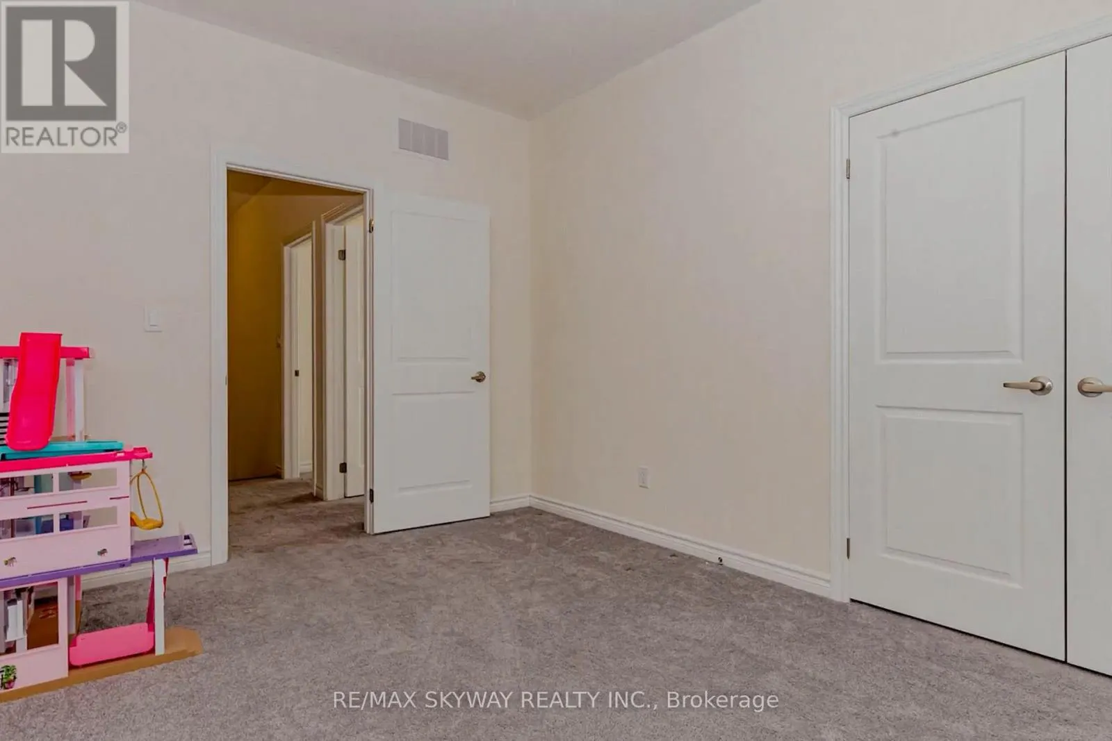 29 THORNVALLEY TERRACE W