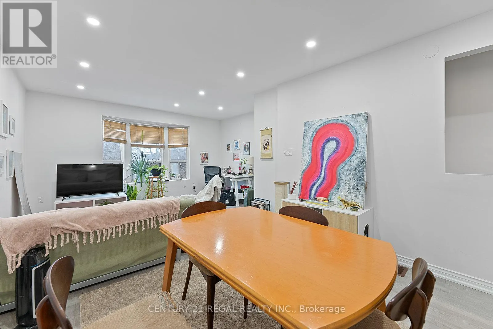 1664 QUEEN STREET W
