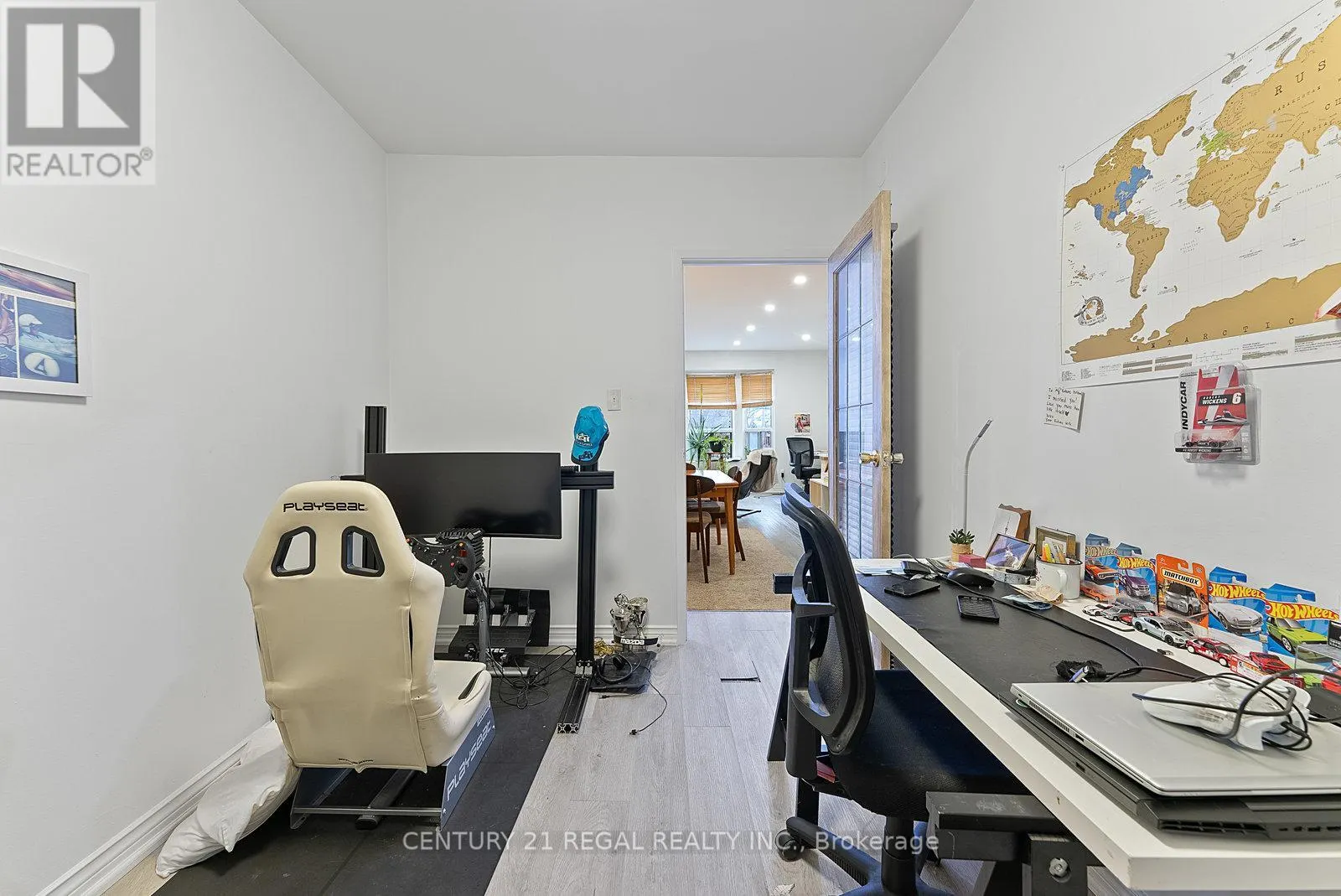 1664 QUEEN STREET W
