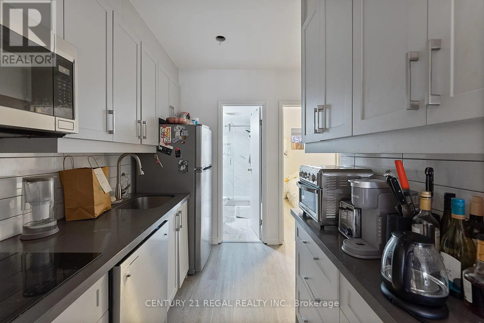 1664 QUEEN STREET W