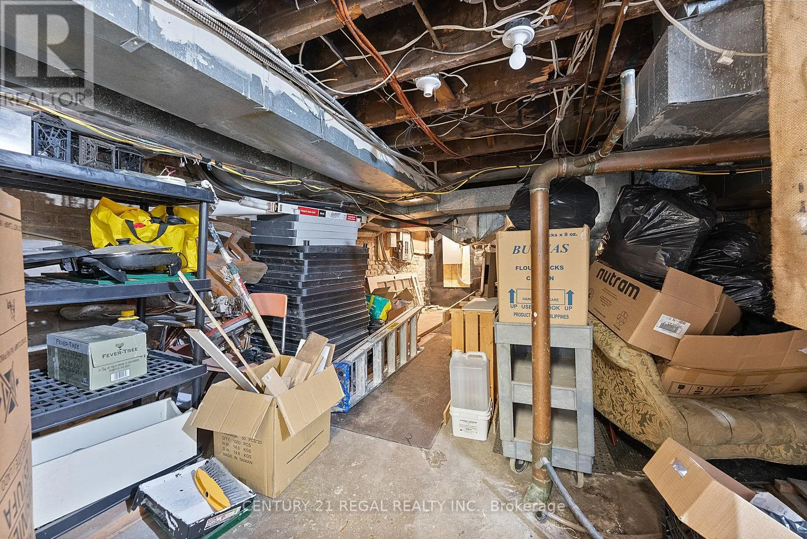 1664 QUEEN STREET W