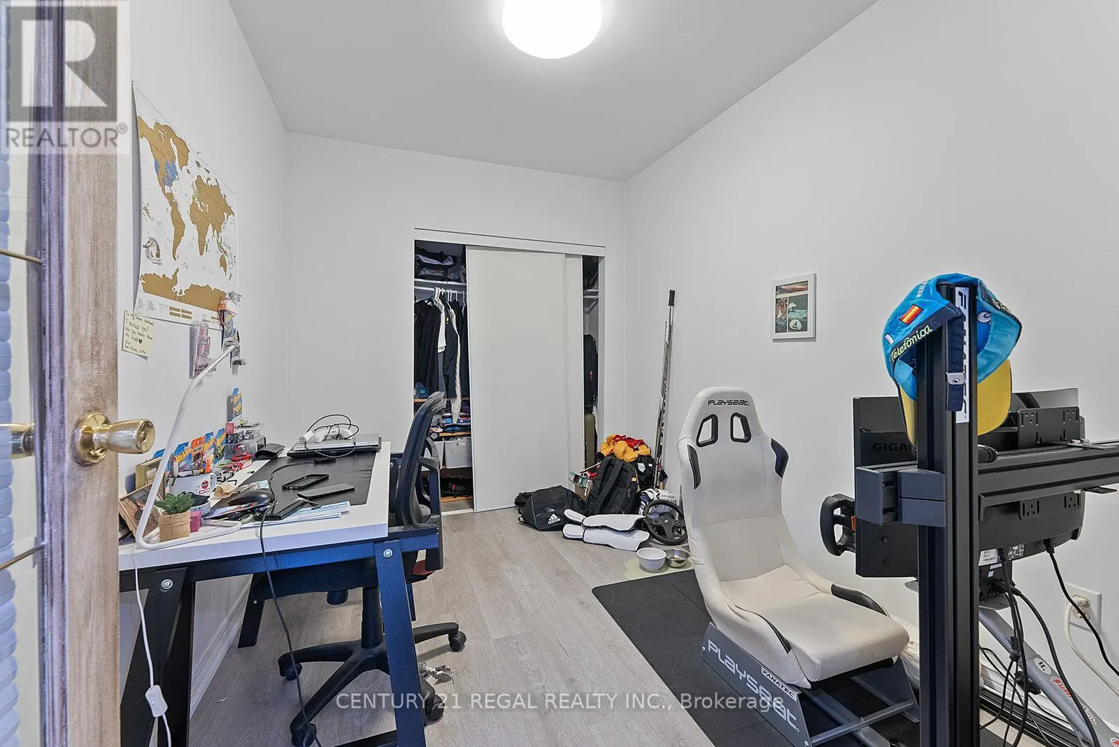 1664 QUEEN STREET W