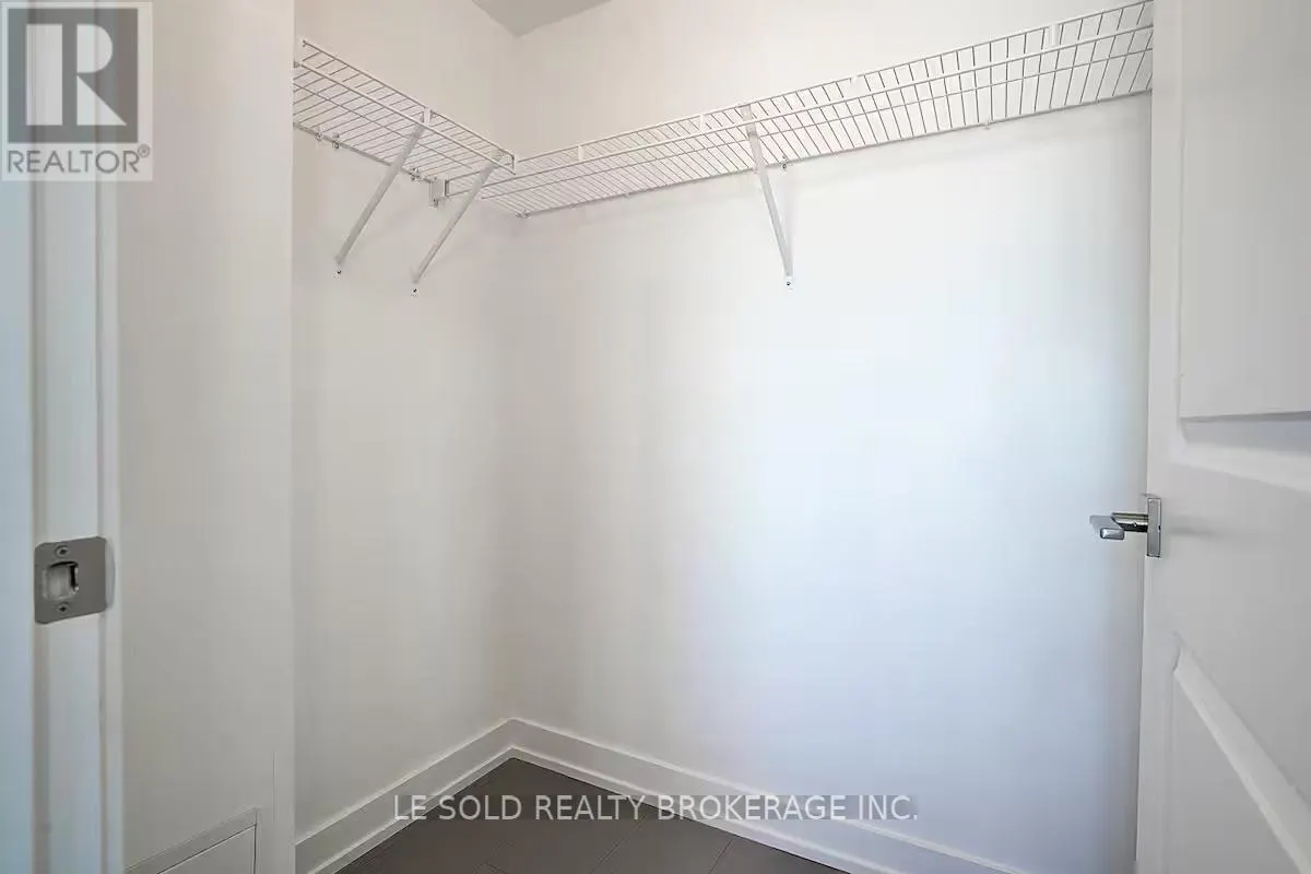 2ND FLOOR ROOM #2W - 89 FREDERICK TISDALE DRIVE