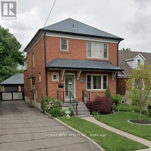 BSMT REAR - 36 NINETEENTH STREET W