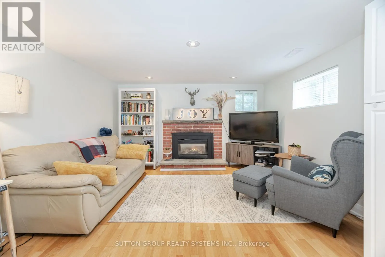 175 CONNAUGHT CRESCENT